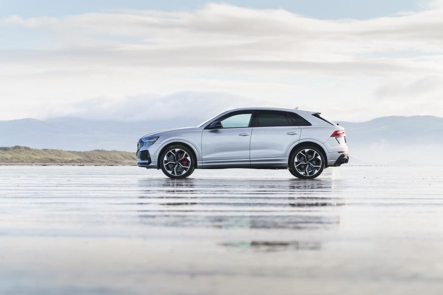  Audi RS Q8 2020 года  (UK) (фото 6 из 40)